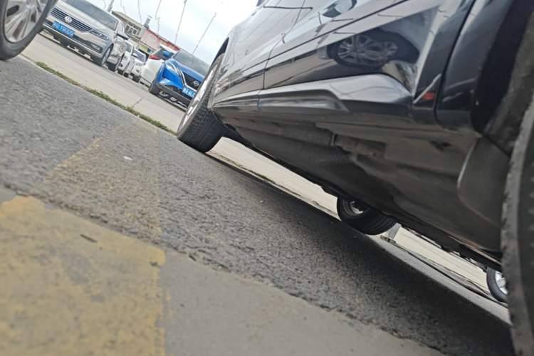 Used Audi Q5L 2022 40T Luxury Dynamic Model Left Side Sill