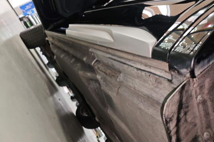 Used Audi Q5L 2022 40T Luxury Dynamic Model Left Side Sill
