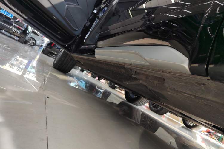 Used Audi Q5L 2022 Updated 40T Luxury Dynamic Edition Left Side Sill