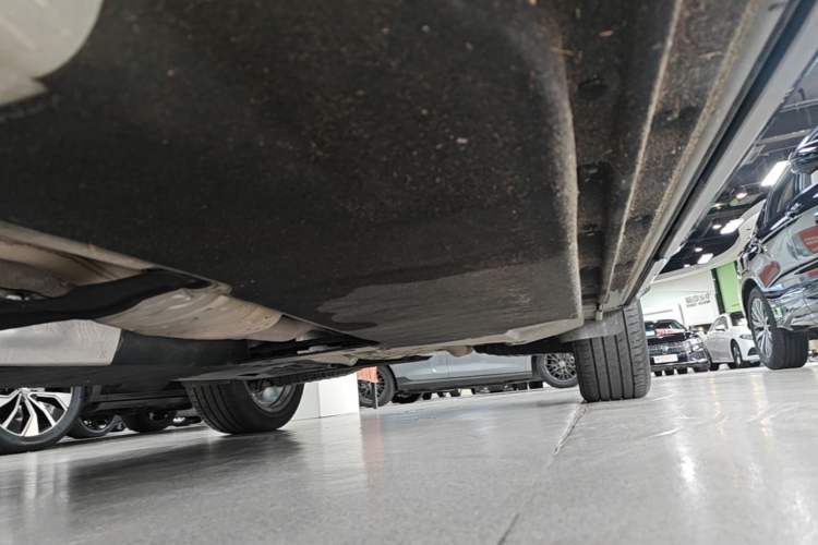 Used Audi Q5L 2022 40T Fashionable and Dynamic Model Left Side Sill