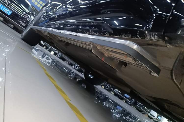 Used Audi Q5L 2022 40T Fashionable and Dynamic Model Left Side Sill