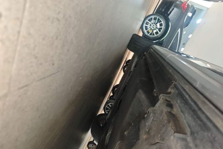 Used Audi Q5L 2022 40T Luxury Elegant Model Left Side Sill