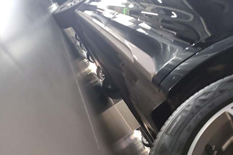 Used Audi Q5L 2022 Updated Version 45T Luxury Prestige Edition Left Side Sill