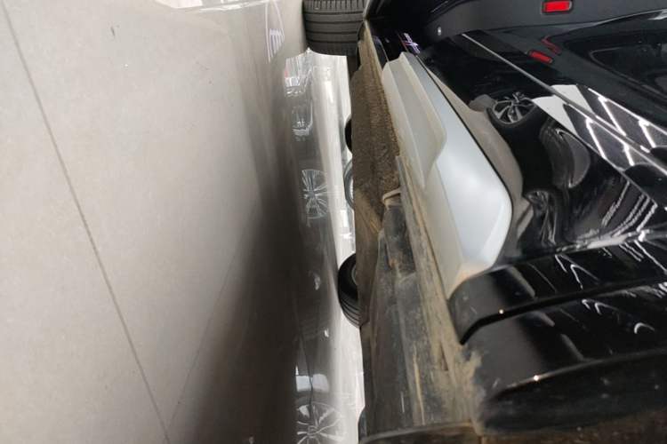 Used Audi Q5L 2022 40T Luxury Dynamic Model Left Side Sill