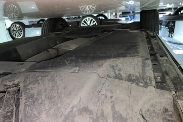 Used Audi Q5L 2022 40T Fashionable and Dynamic Model Left Side Sill