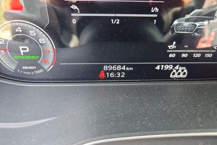 Used Audi Q5L 2022 Updated 45T Luxury Dynamic Version Odometer Close Up