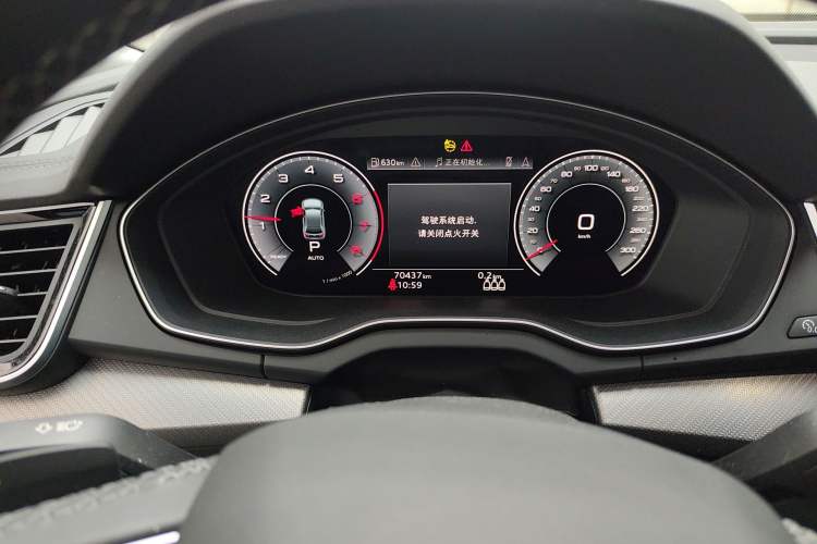 Used Audi Q5L 2022 Updated 40T Luxury Dynamic Edition Odometer Close Up
