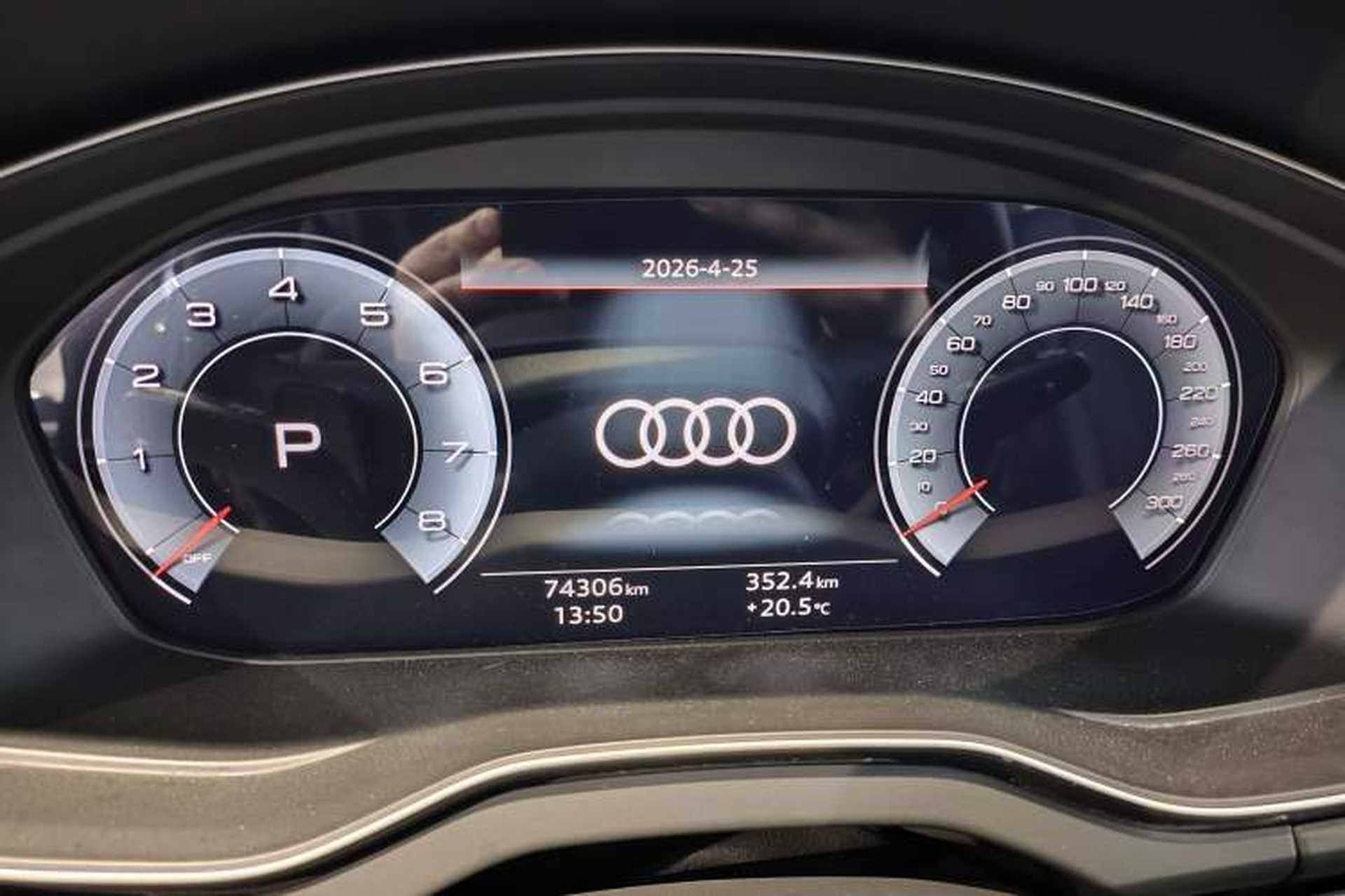 Used Audi Q5L 2022 Updated 40T Luxury Dynamic Edition Odometer Close Up