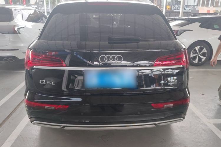 Used Audi Q5L 2022 40T Fashionable and Elegant Model Rear