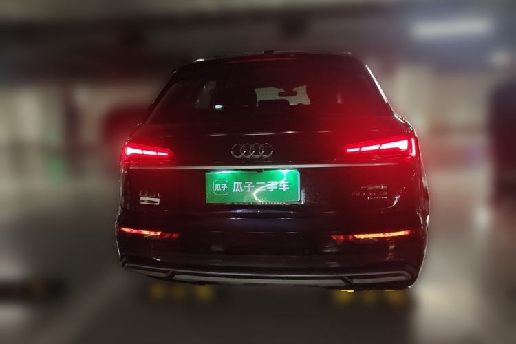 Used Audi Q5L 2022 40T Fashionable and Elegant Model Rear
