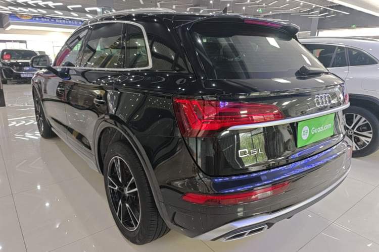 Used Audi Q5L 2022 40T Fashionable and Dynamic Model Rear Left 45 Deg