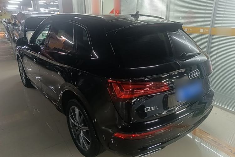 Used Audi Q5L 2022 40T Luxury Dynamic Model Rear Left 45 Deg