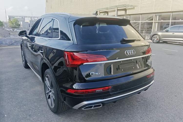 Used Audi Q5L 2022 45T Luxury Dynamic Model Rear Left 45 Deg