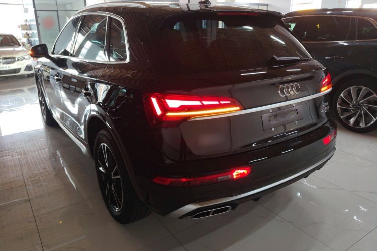 Used Audi Q5L 2022 40T Fashionable and Dynamic Model Rear Left 45 Deg