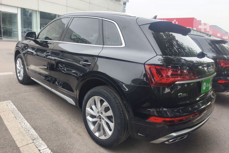 Used Audi Q5L 2022 40T Luxury Dynamic Model Rear Left 45 Deg