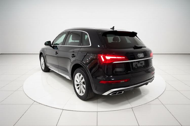 Used Audi Q5L 2022 40T Luxury Dynamic Model Rear Left 45 Deg