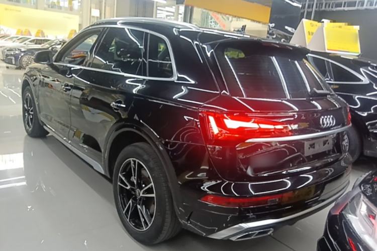 Used Audi Q5L 2022 40T Fashionable and Dynamic Model Rear Left 45 Deg