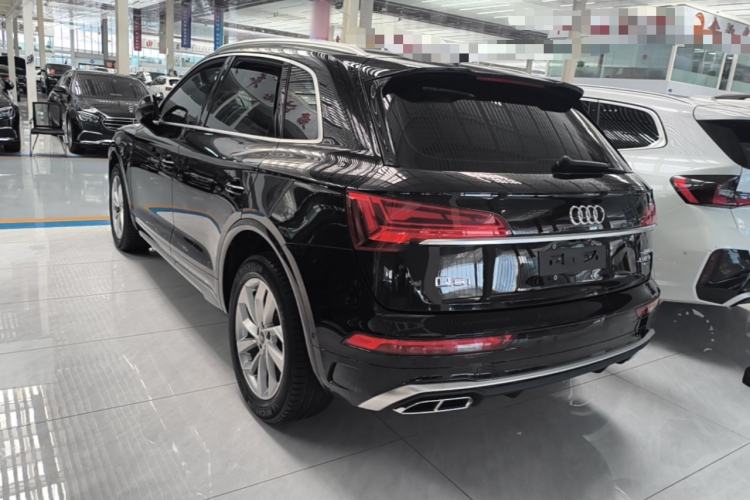 Used Audi Q5L 2022 40T Luxury Dynamic Model Rear Left 45 Deg