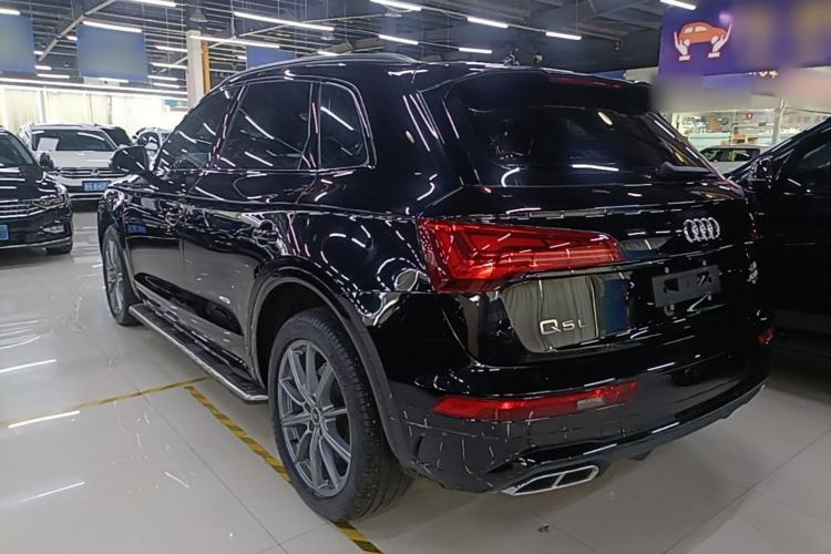 Used Audi Q5L 2022 40T Fashionable and Dynamic Model Rear Left 45 Deg