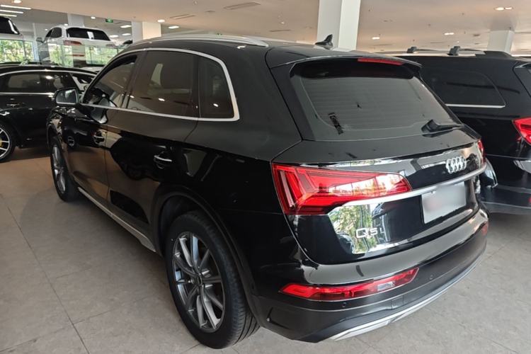Used Audi Q5L 2022 40T Luxury Elegant Model Rear Left 45 Deg