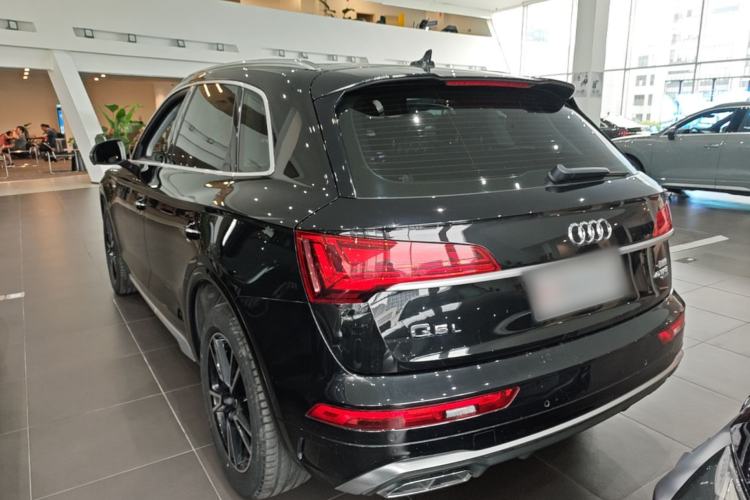 Used Audi Q5L 2022 40T Fashionable and Dynamic Model Rear Left 45 Deg