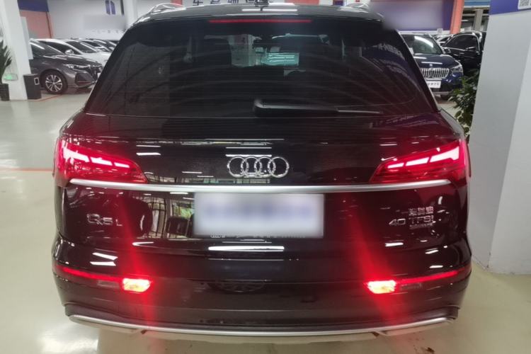 Used Audi Q5L 2022 40T Fashionable and Elegant Model Rear