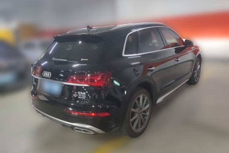 Used Audi Q5L 2022 40T Luxury Dynamic Model Rear Right 45 Deg