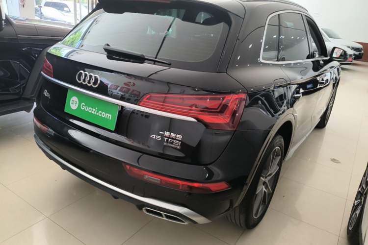 Used Audi Q5L 2022 45T Luxury Dynamic Model Rear Right 45 Deg