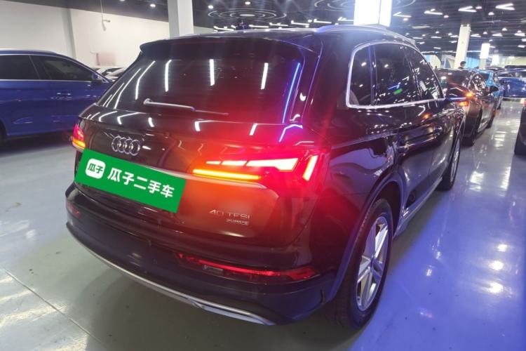 Used Audi Q5L 2022 40T Fashionable and Elegant Model Rear Right 45 Deg
