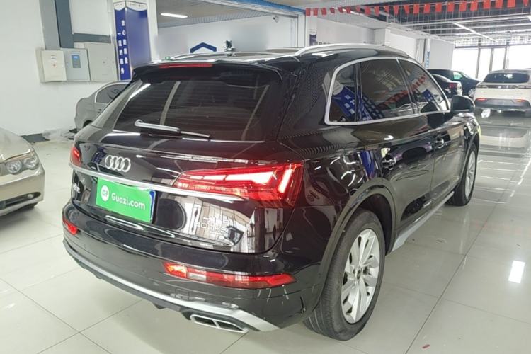 Used Audi Q5L 2022 40T Luxury Dynamic Model Rear Right 45 Deg