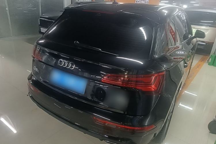 Used Audi Q5L 2022 40T Luxury Dynamic Model Rear Right 45 Deg