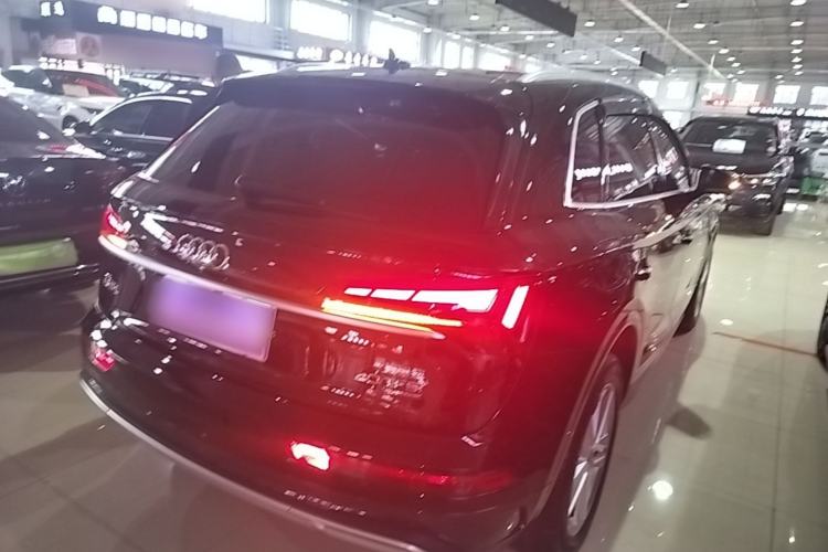 Used Audi Q5L 2022 40T Fashionable and Elegant Model Rear Right 45 Deg