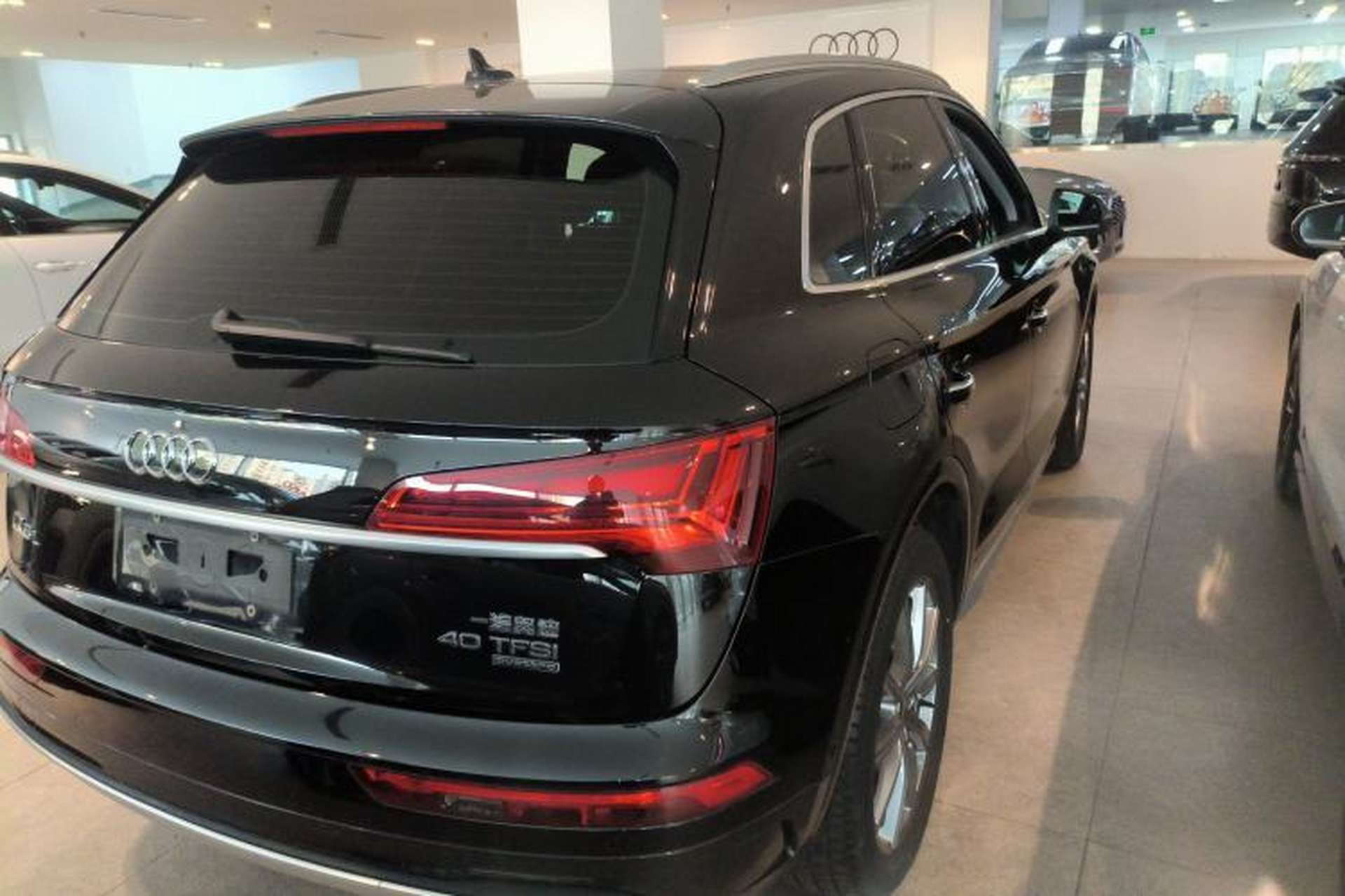 Used Audi Q5L 2022 40T Luxury Elegant Model Rear Right 45 Deg