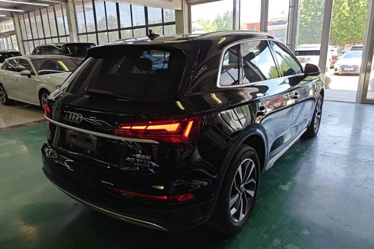 Used Audi Q5L 2022 Updated Version 40T Luxury Elegant Edition Rear Right 45 Deg