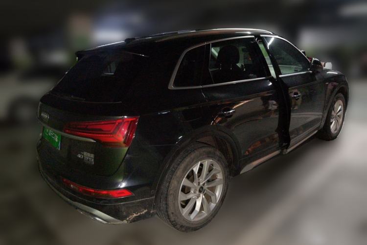 Used Audi Q5L 2022 40T Luxury Dynamic Model Rear Right 45 Deg
