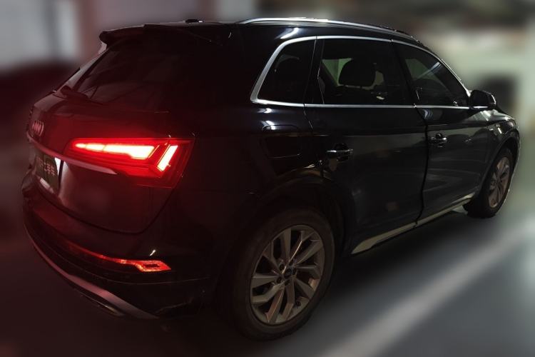 Used Audi Q5L 2022 40T Luxury Dynamic Model Rear Right 45 Deg