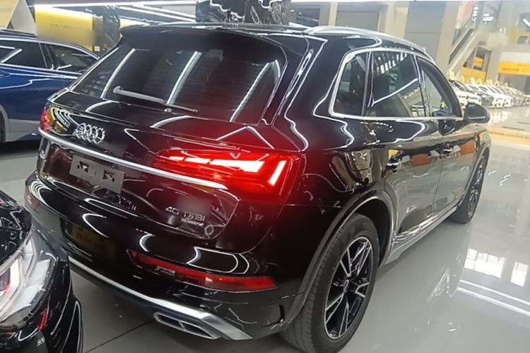 Used Audi Q5L 2022 40T Fashionable and Dynamic Model Rear Right 45 Deg