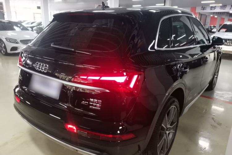 Used Audi Q5L 2022 40T Fashionable and Elegant Model Rear Right 45 Deg