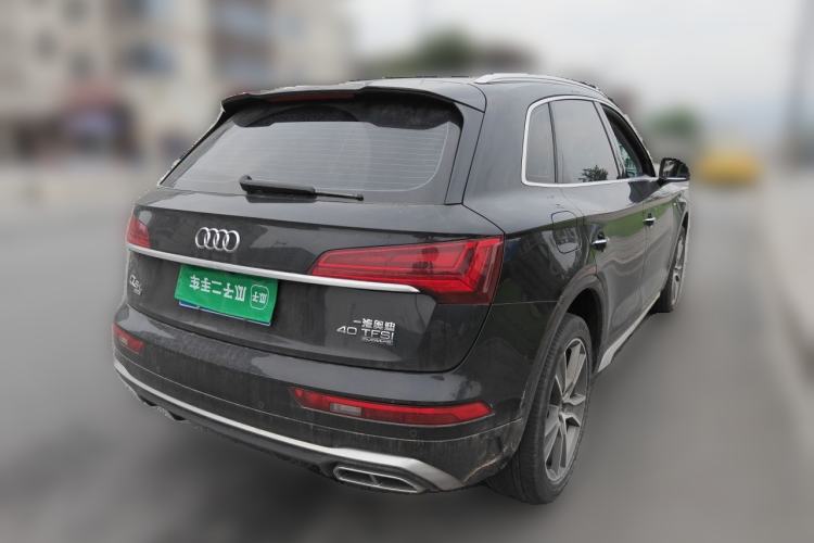 Used Audi Q5L 2022 40T Luxury Dynamic Model Rear Right 45 Deg