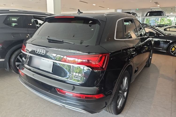Used Audi Q5L 2022 40T Luxury Elegant Model Rear Right 45 Deg