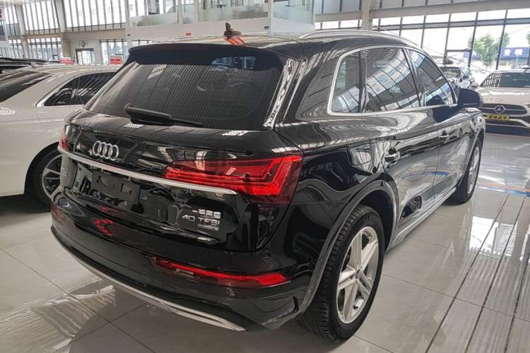 Used Audi Q5L 2022 40T Fashionable and Elegant Model Rear Right 45 Deg