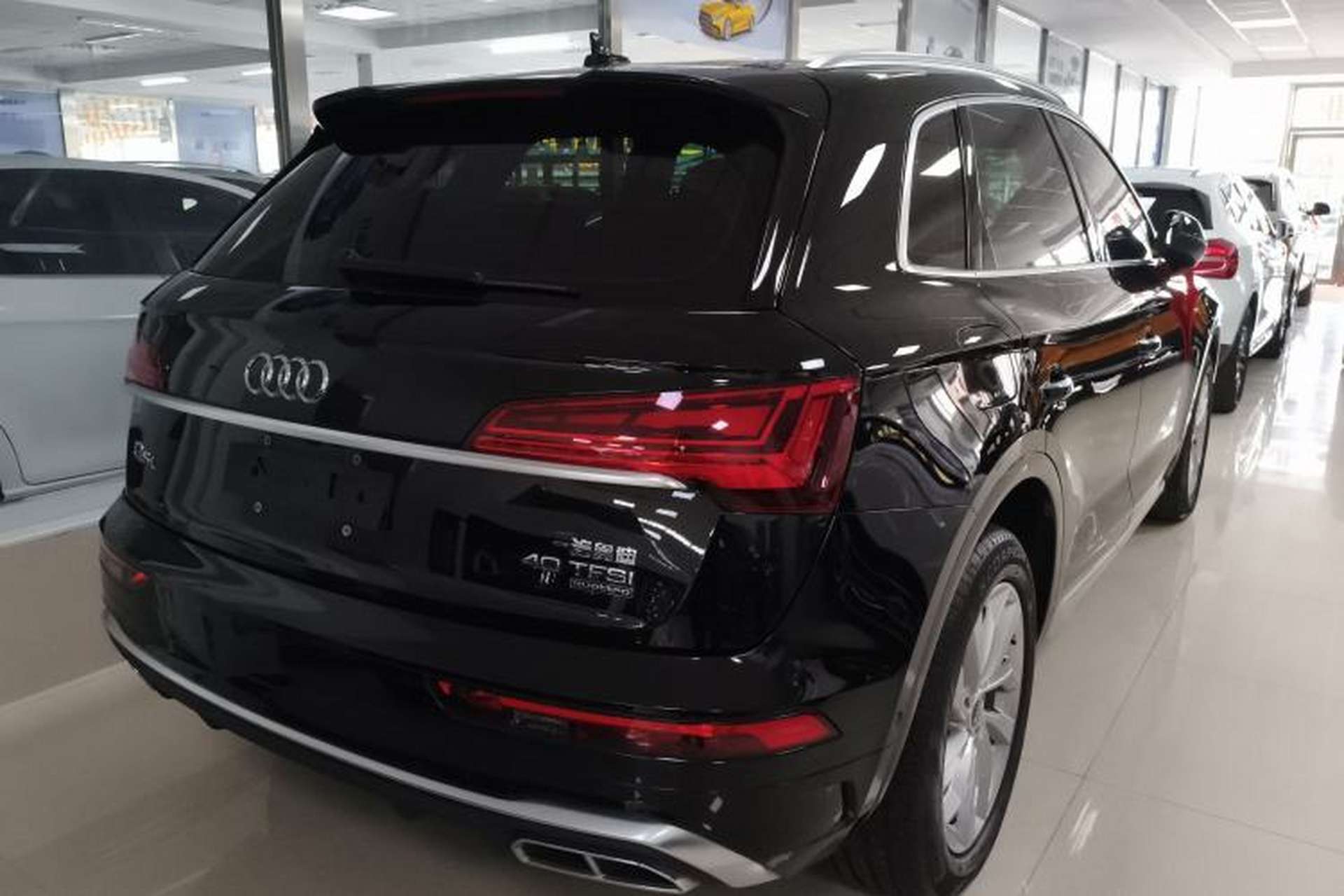 Used Audi Q5L 2022 40T Luxury Dynamic Model Rear Right 45 Deg
