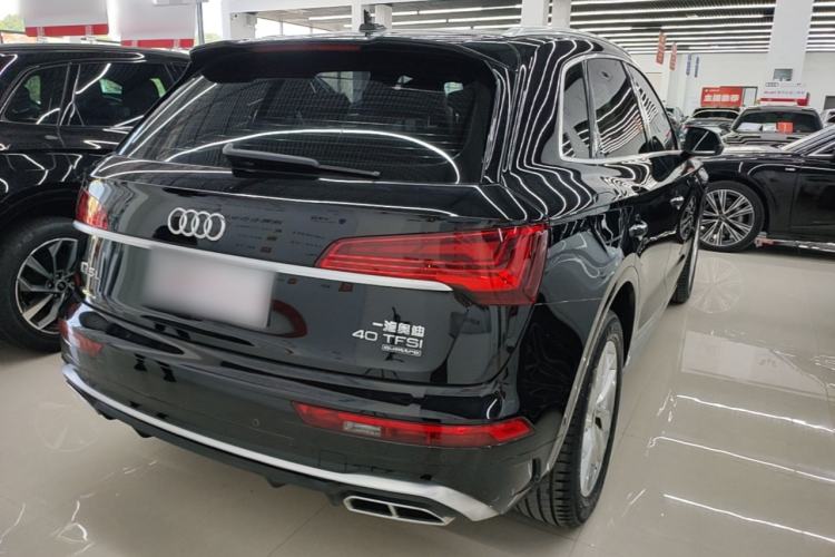 Used Audi Q5L 2022 40T Luxury Dynamic Model Rear Right 45 Deg