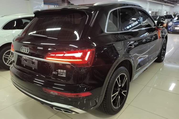 Used Audi Q5L 2022 40T Fashionable and Dynamic Model Rear Right 45 Deg