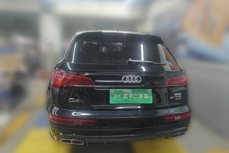Used Audi Q5L 2022 40T Fashionable and Elegant Model Rear