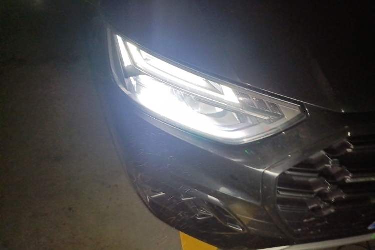 Used Audi Q5L 2022 Updated 40T Luxury Dynamic Edition Right Front Headlight