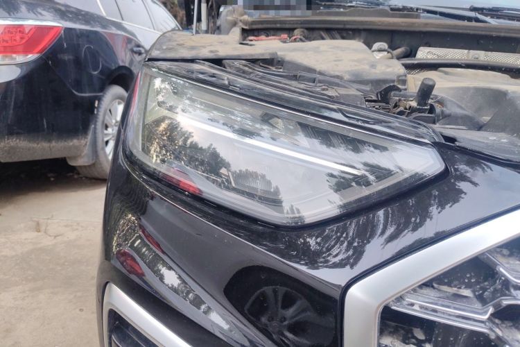 Used Audi Q5L 2022 40T Fashionable and Dynamic Model Right Front Headlight