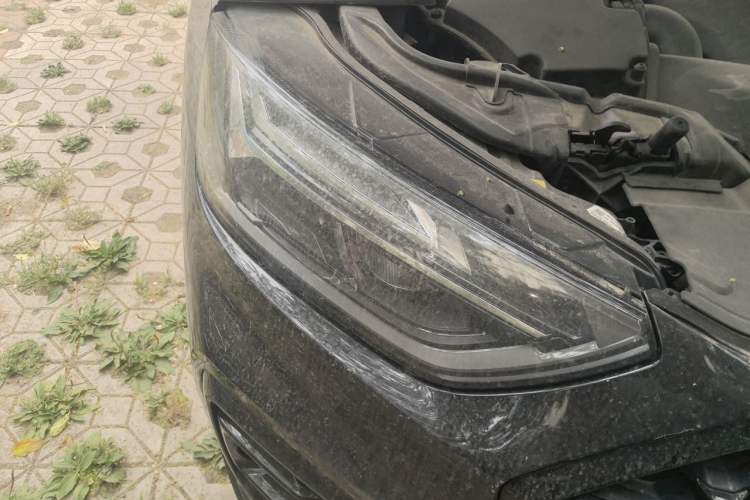 Used Audi Q5L 2022 40T Fashionable and Dynamic Model Right Front Headlight