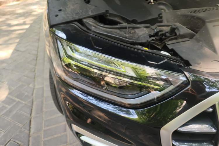 Used Audi Q5L 2022 40T Luxury Elegant Model Right Front Headlight