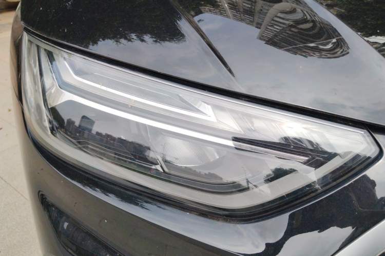 Used Audi Q5L 2022 40T Fashionable and Dynamic Model Right Front Headlight